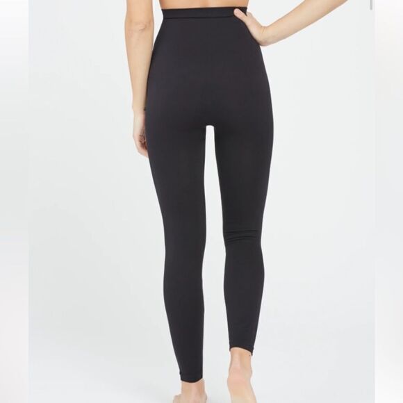 Spanx Look at Me Now High-Waisted Seamless Leggings In Black Size Large - Picture 1 of 11